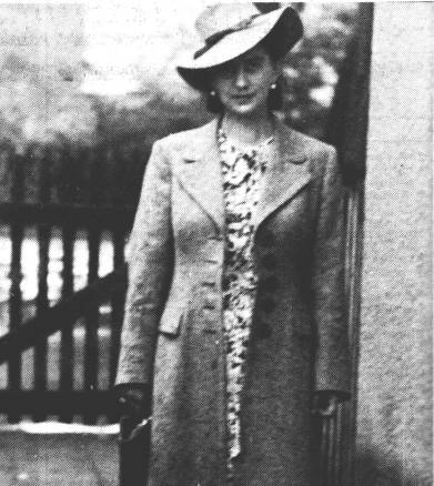 So stellte sich die Fehntjerin eine Stdterin vor: schicker Mantel, toller Hut. Wanda Betanski in Thorn 1942.