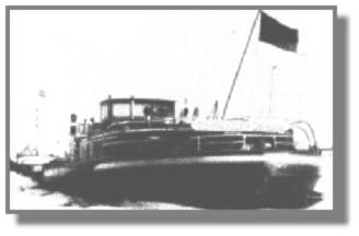 Zuletzt fuhr Matrose Heinrich Schmidt bis 1963 auf der MS "Frankfurt". Kapitän war Robert Rauert aus Westrhauderfehn, der hier sein Schiff auf dem "großen Wasser" zwischen Hansweert und Antwerpen sicher zum Bestimmungshafen steuert.
